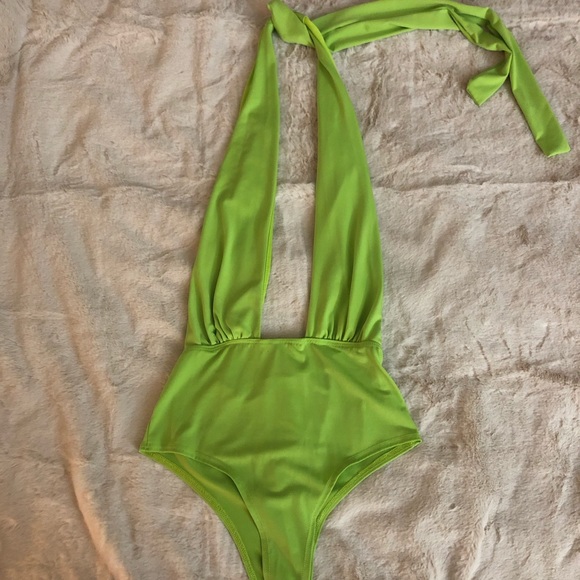 Fashion Nova Tops - Fashion Nova tied halter top